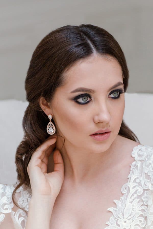 bijuterii cristal,cercei de mireasa, bijuterii mireasa, accesorii mirese, cercei cu cristale pentru mireasa