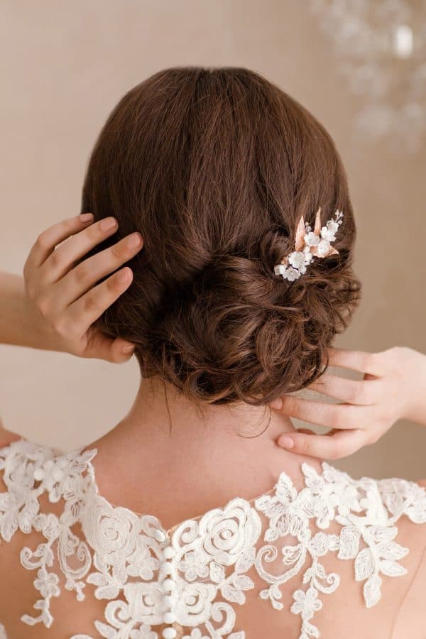 accesoriu păr mirese, accesoriu romantic, pieptene roz mireasa, coc spaniol, pieptene mirese