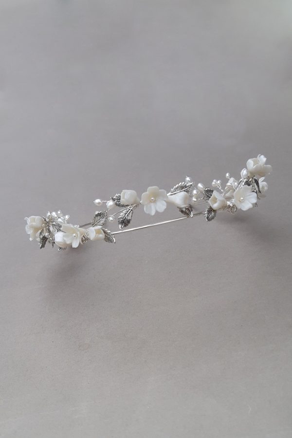 tiara argintie, diadema de mireasa, accesorii de par pentru mirese, tiara flori , coronita cu flori mireasa