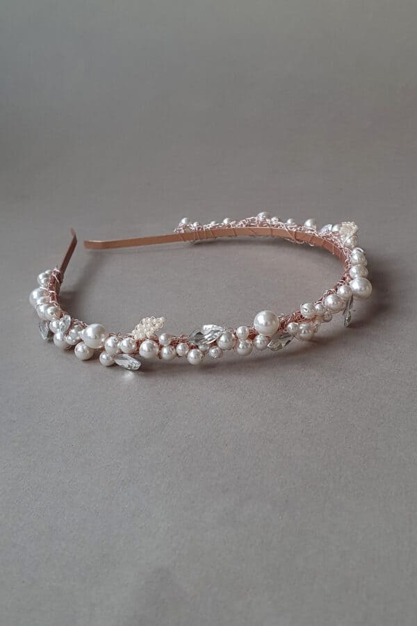 accesorii păr mireasă, accesoriu stil vintage, bentita perle mireasa, cordeluta perle mireasa, cordeluța perle Swarovski
