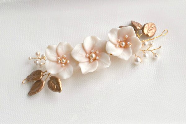 accesoriu flori pentru mireasa