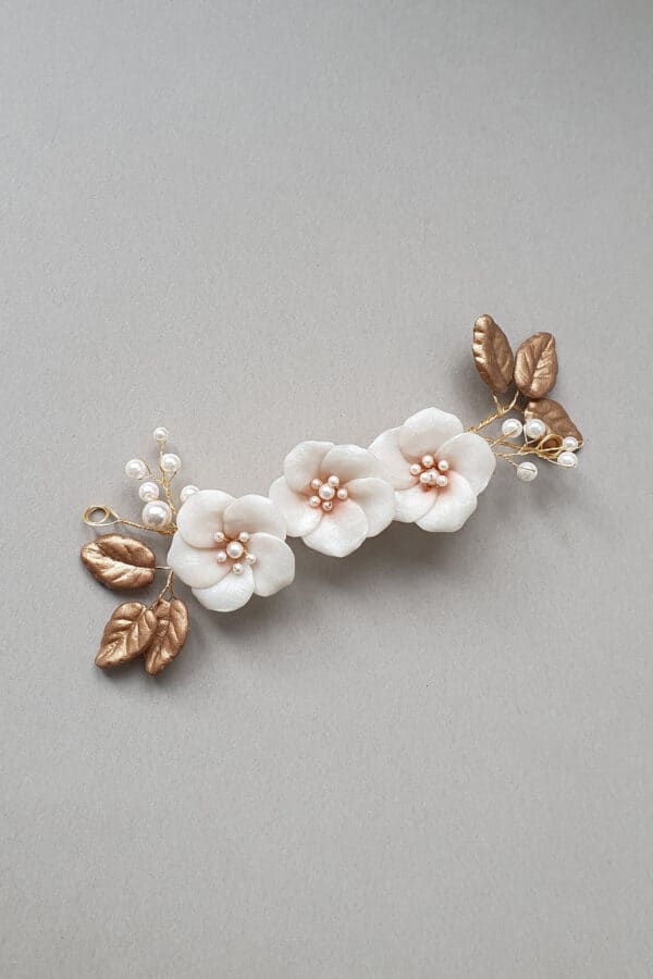 accesoriu flori pentru mireasa