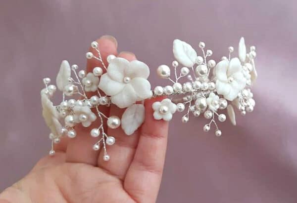 tiara statement cu flori pentru mireasa