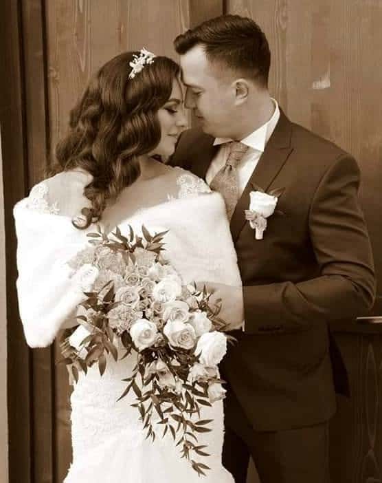 tiara statement cu flori pentru mireasa