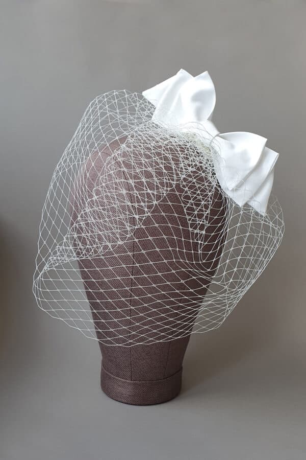 voaleta cu funda pentru mireasa